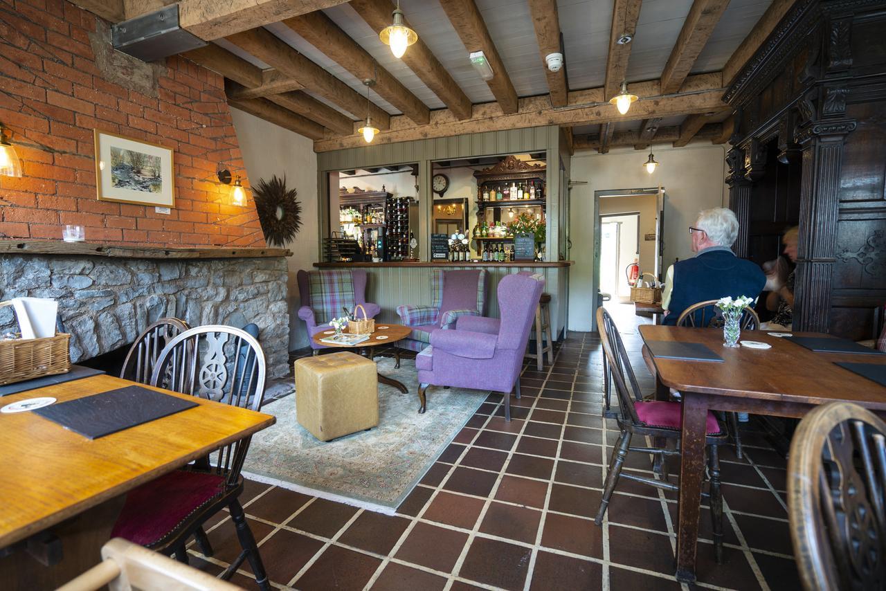 West Arms Hotel Llanarmon Dyffryn-Ceiriog Екстер'єр фото