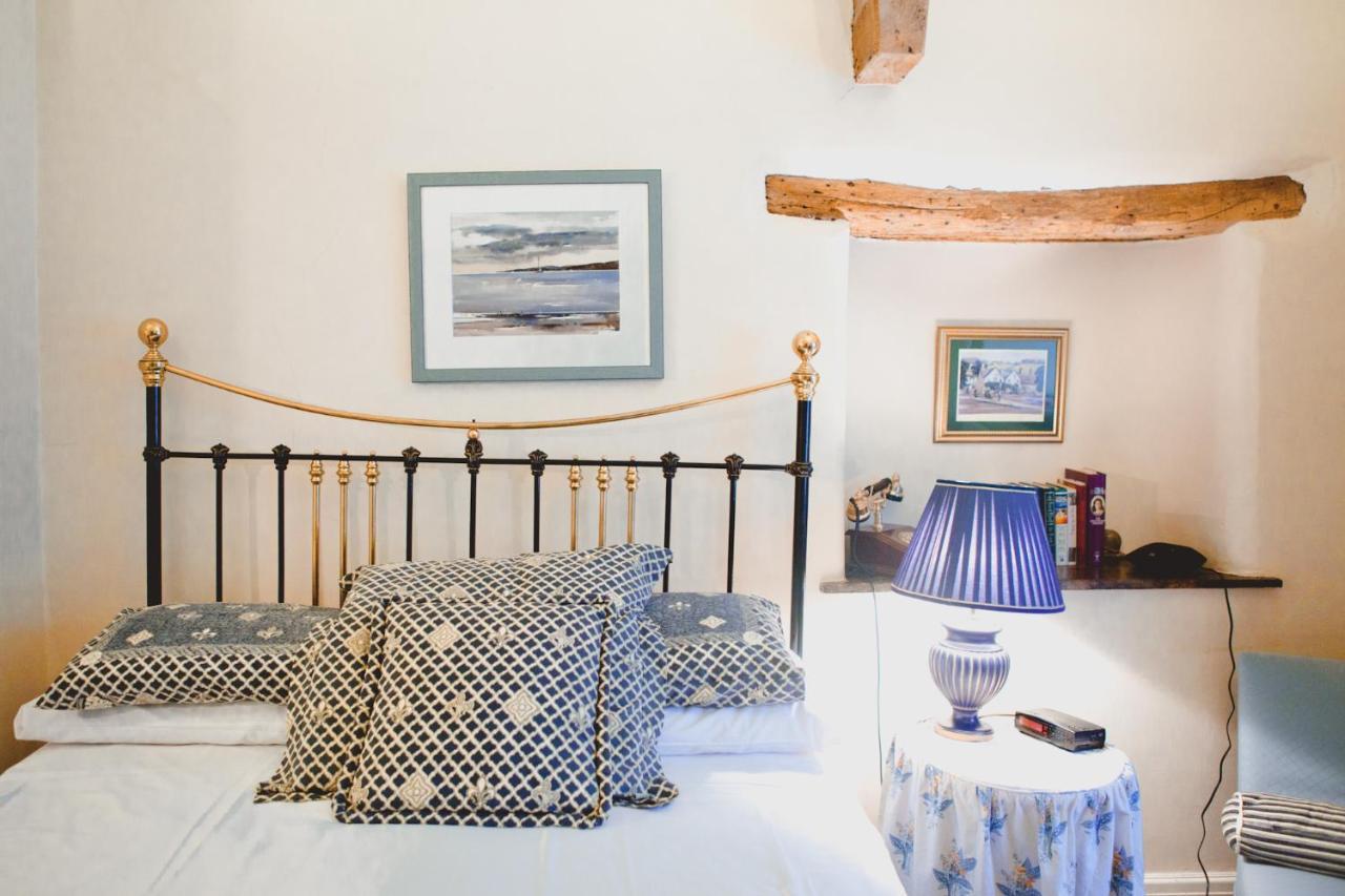 West Arms Hotel Llanarmon Dyffryn-Ceiriog Екстер'єр фото